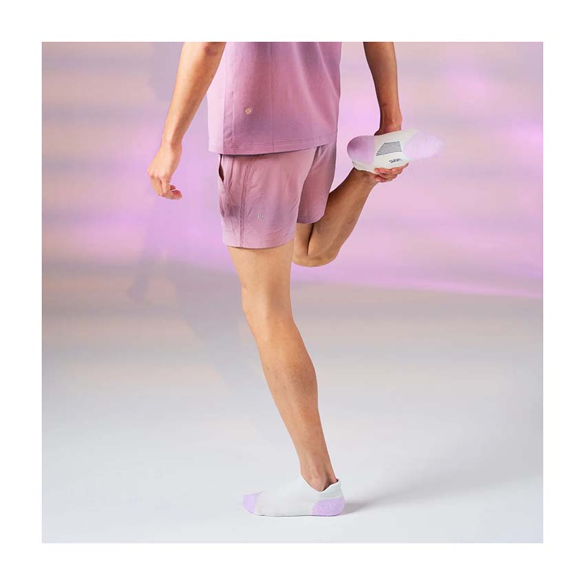 Feetures Elite Max Cushion Socks No Show - Image 24